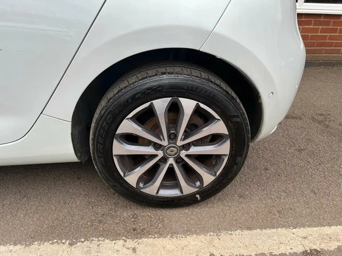 2021-renault-zoe-e-gt-line-big-44