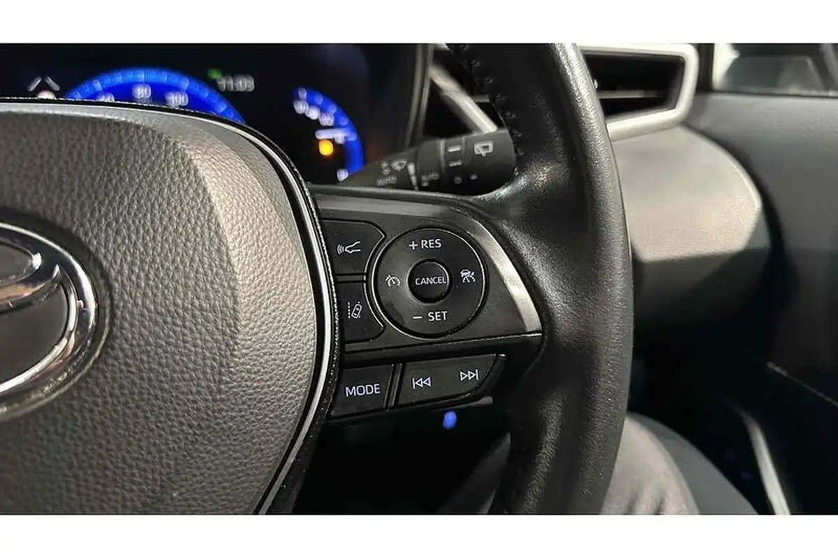 2021-toyota-corolla-18-vvt-i-design-trk-touring-sports-5d-big-28