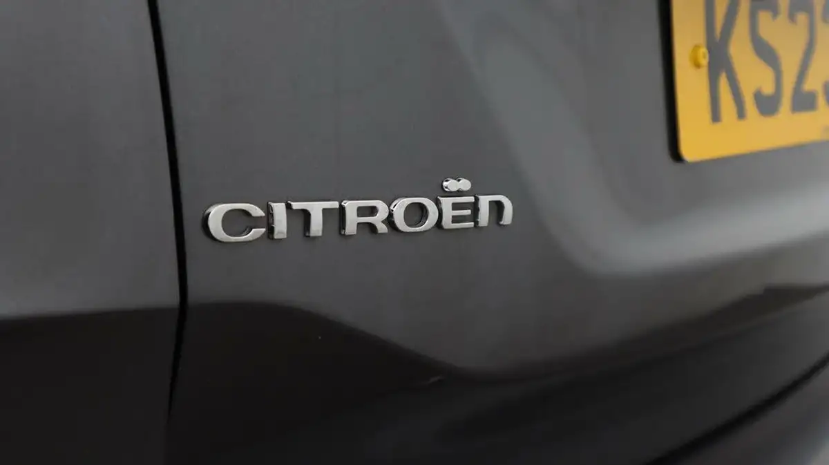 2023-citroen-c4-15bluehdi-shine-plus-big-20