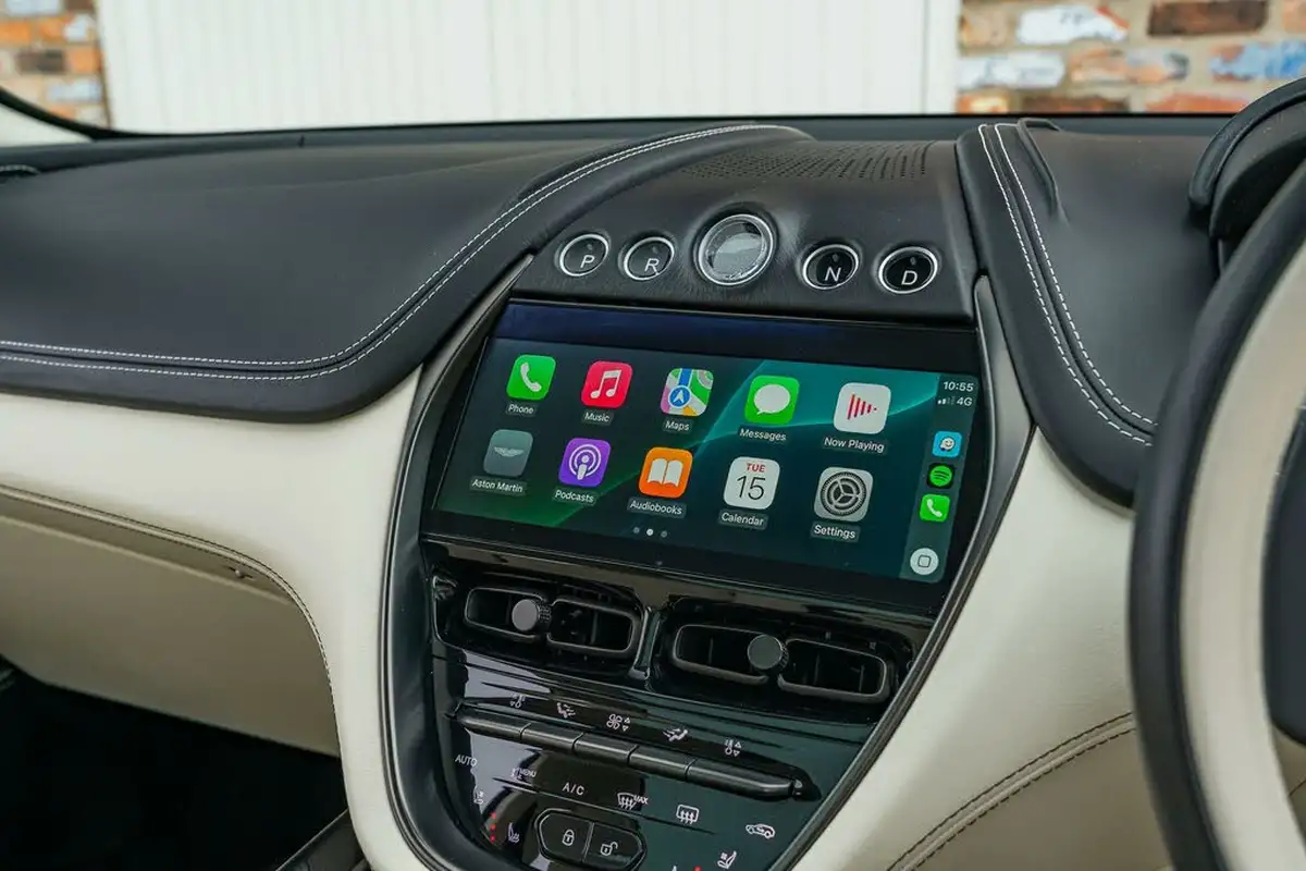 2020-aston-martin-dbx-40-v8-big-49