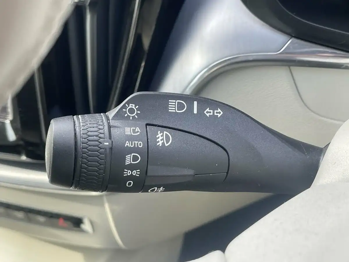 2019-volvo-xc60-20td-b4-momentum-big-13