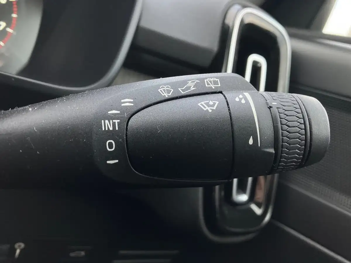 2020-volvo-xc40-20-b4-inscription-awd-big-21