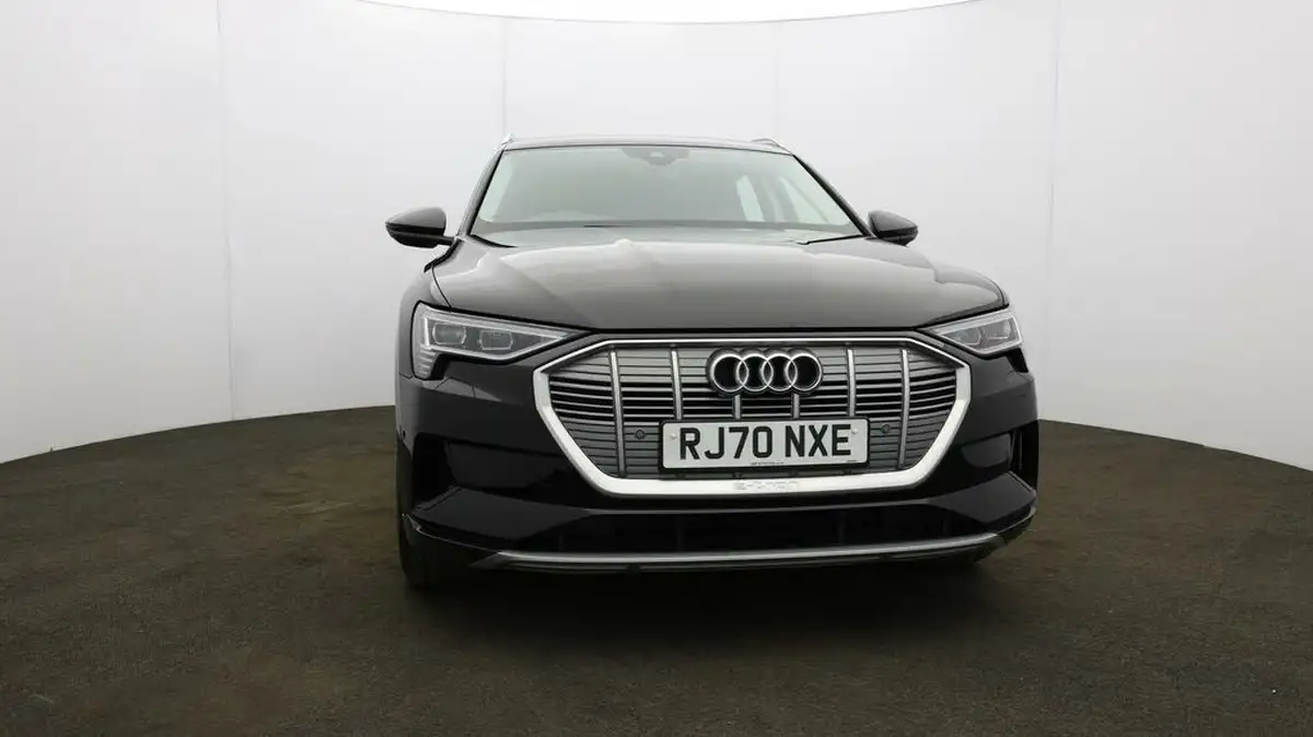 2021-audi-e-tron-50e-technik-station-wagon-big-38