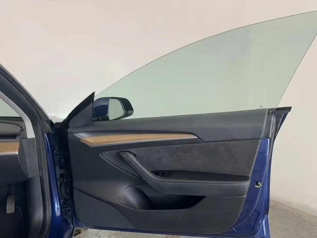 2021-tesla-model-3-e-long-range-4x4-big-16