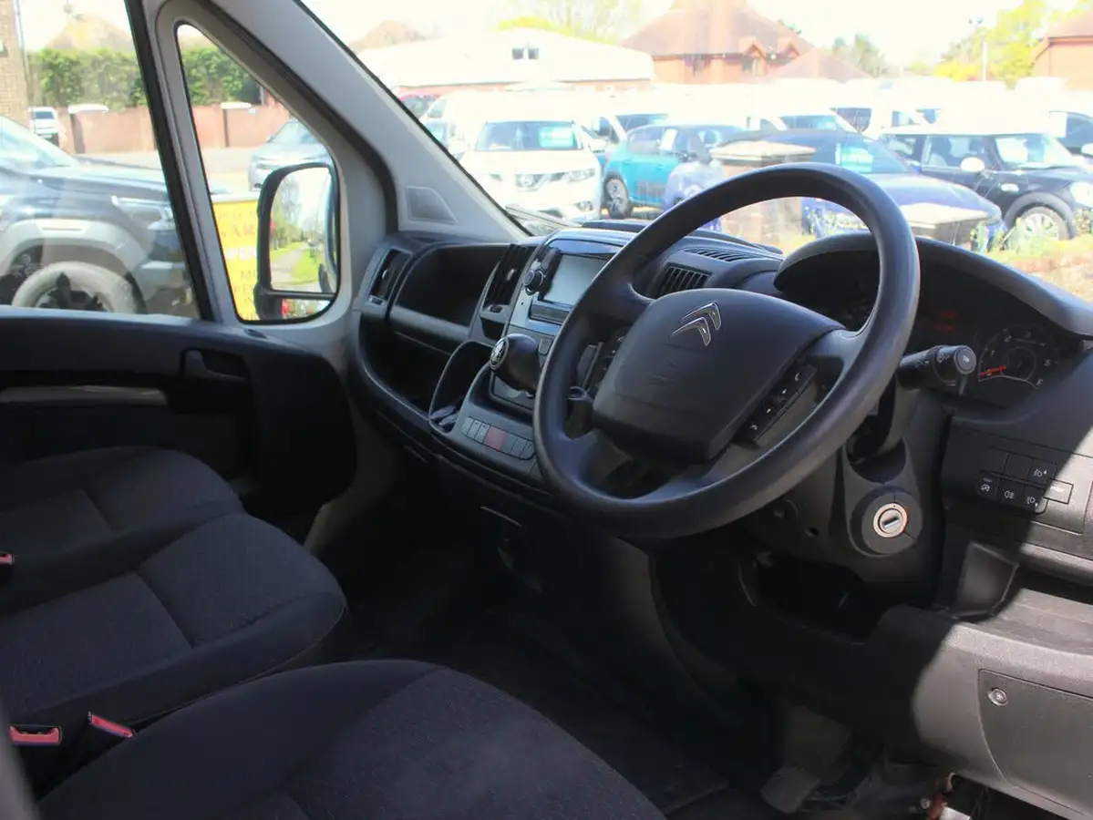 2022-citroen-relay-22bluehdi-35-l3h2-enterprise-panel-big-17