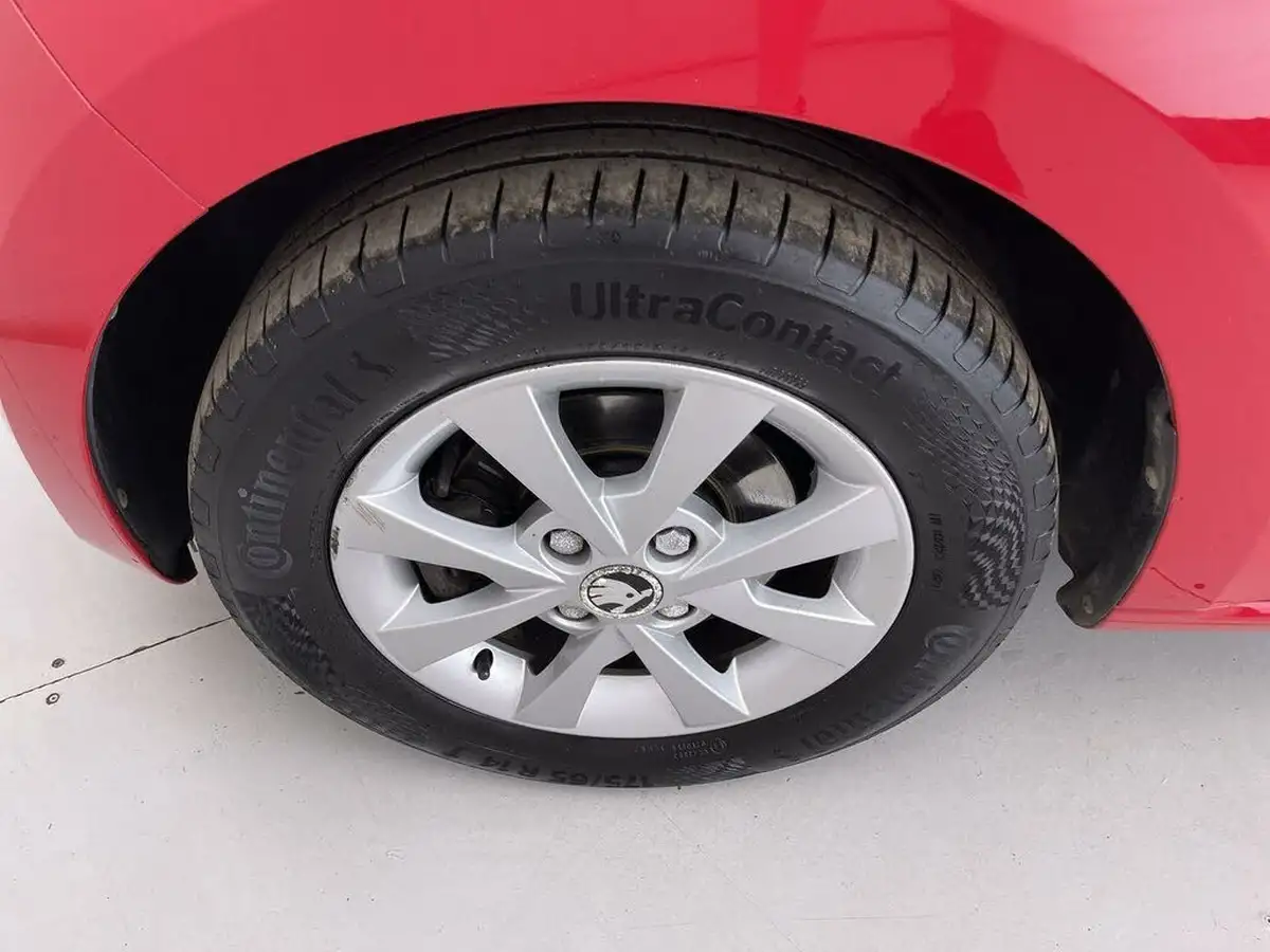 2015-skoda-citigo-10-elegance-60ps-greentech-3d-big-7