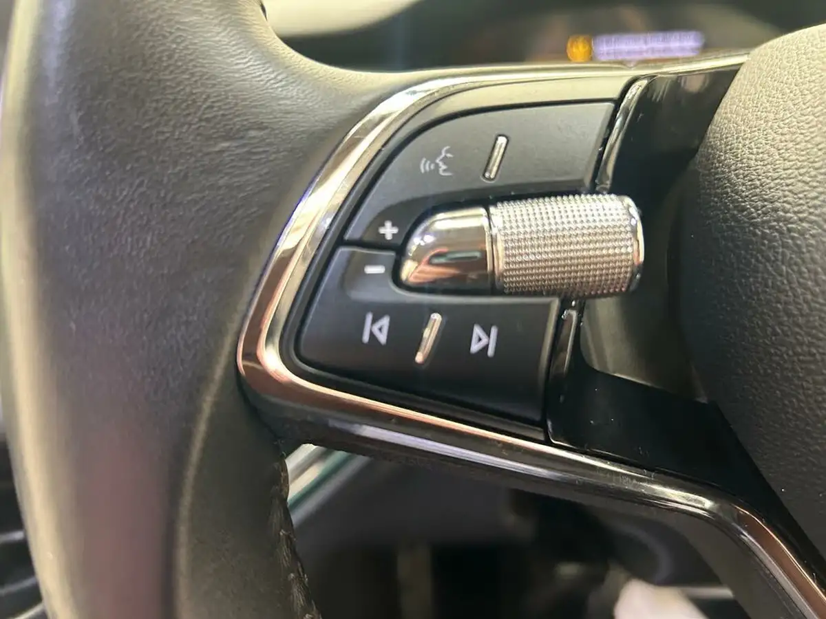 2022-skoda-enyaq-e-60-big-25
