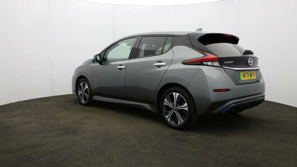 2021-nissan-leaf-e-tekna-big-57