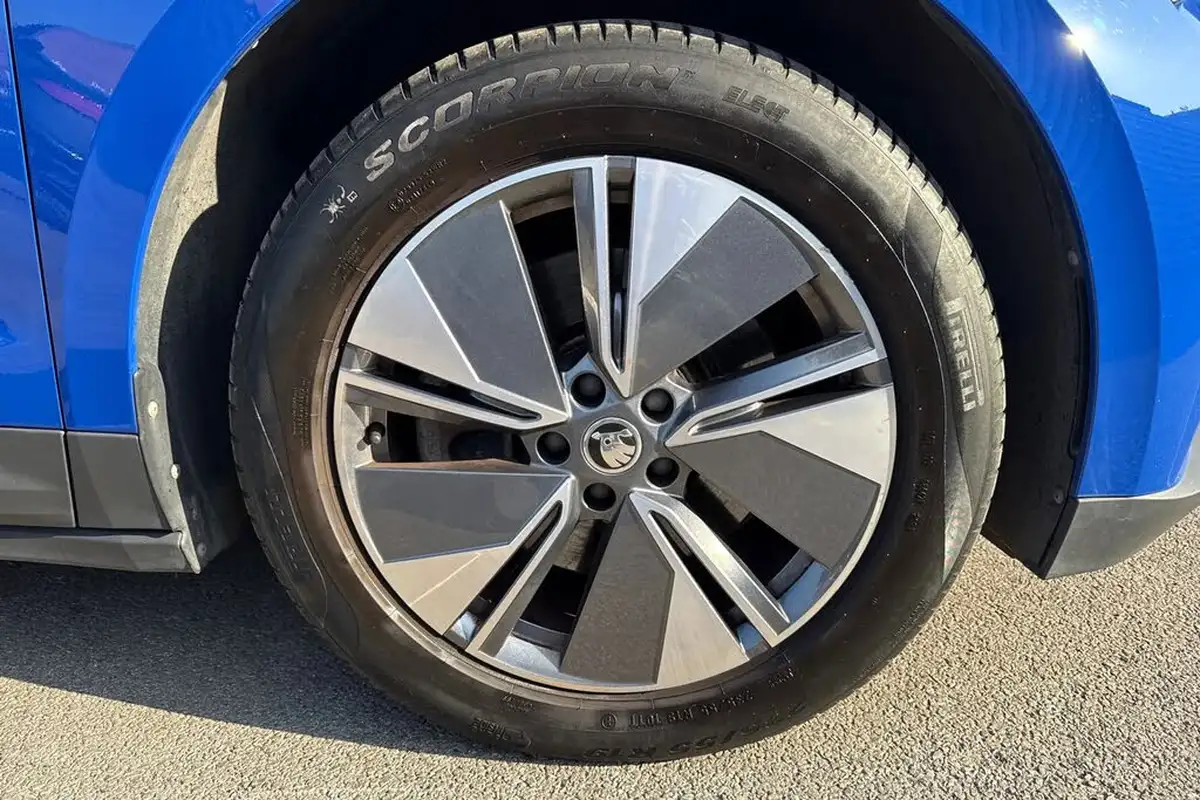 2022-skoda-enyaq-e-80-82-kwh-big-9