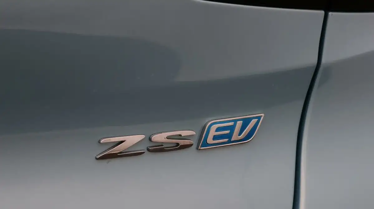 2021-mg-zs-suv-e-exclusive-ev-big-22