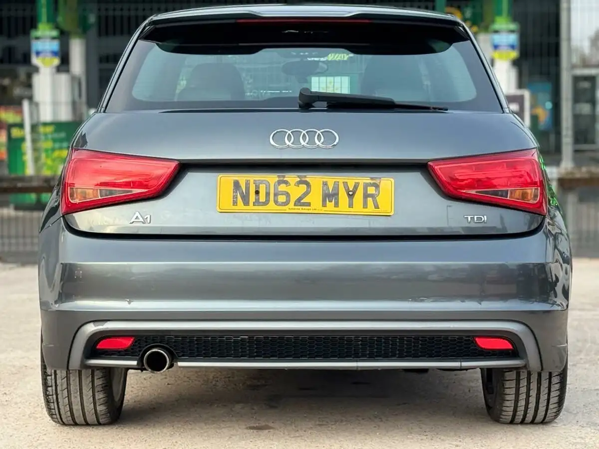 2013-audi-a1-16td-s-line-hatchback-3d-big-18