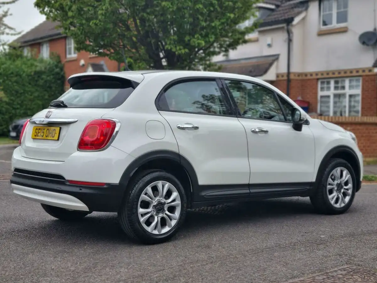 2015-fiat-500x-14-pop-star-opening-edition-big-14