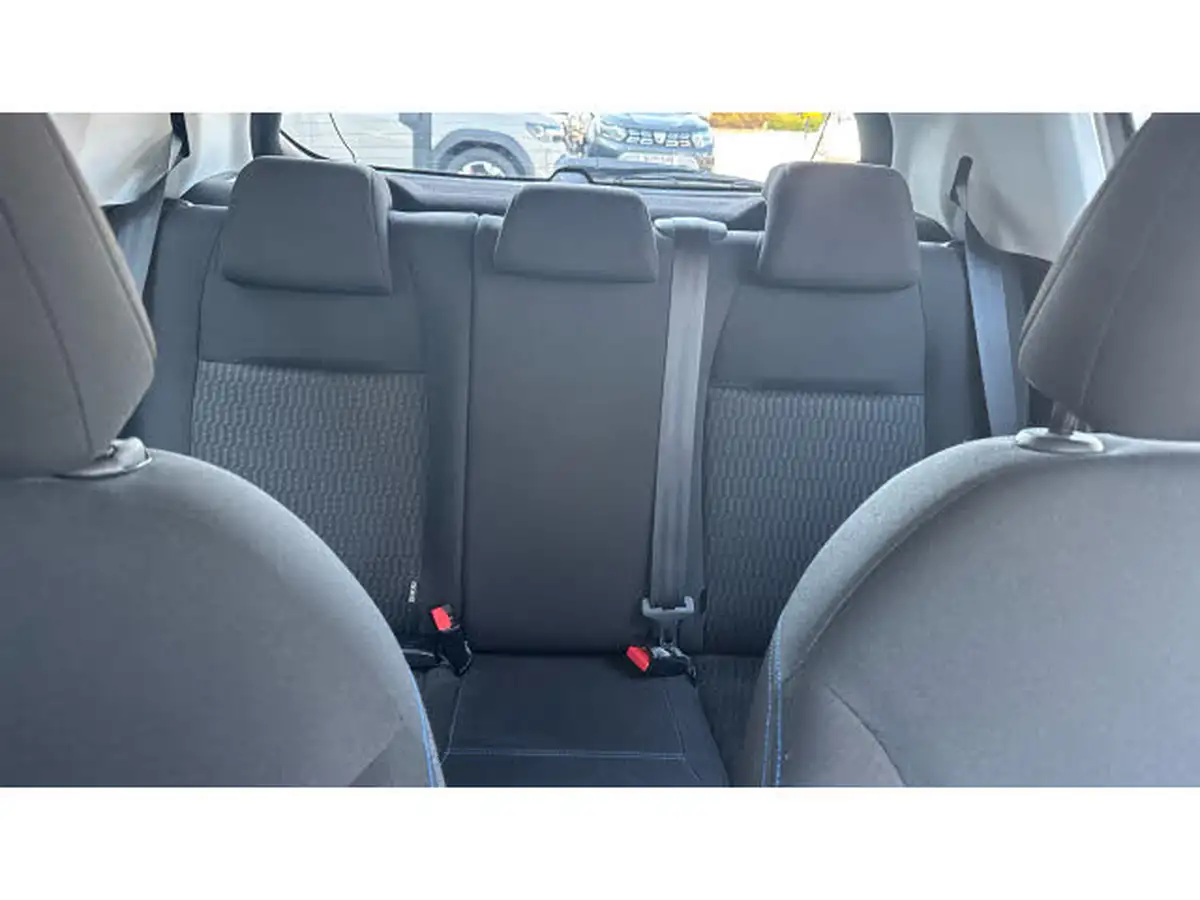 2019-peugeot-208-12-puretech-signature-big-14