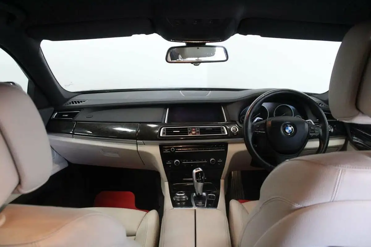 2013-bmw-7-series-30td-730d-m-sport-big-17