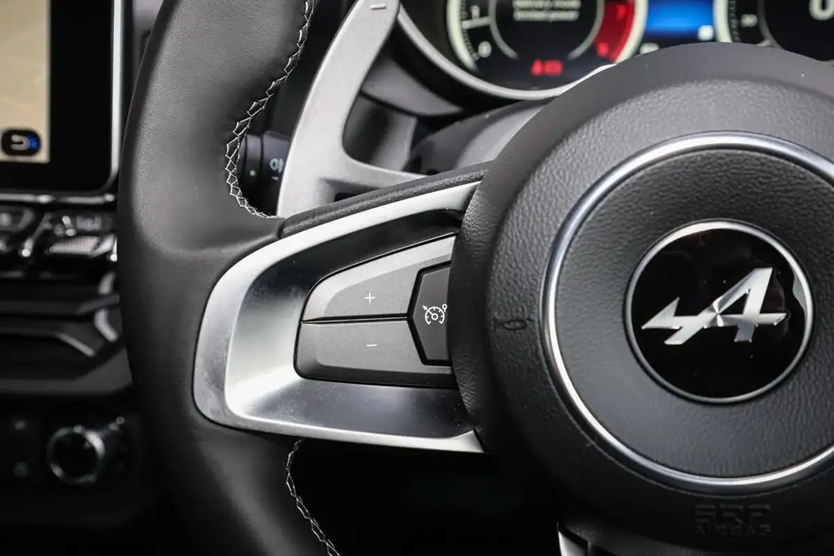 2024-alpine-a110-18-t-no-trim-big-30