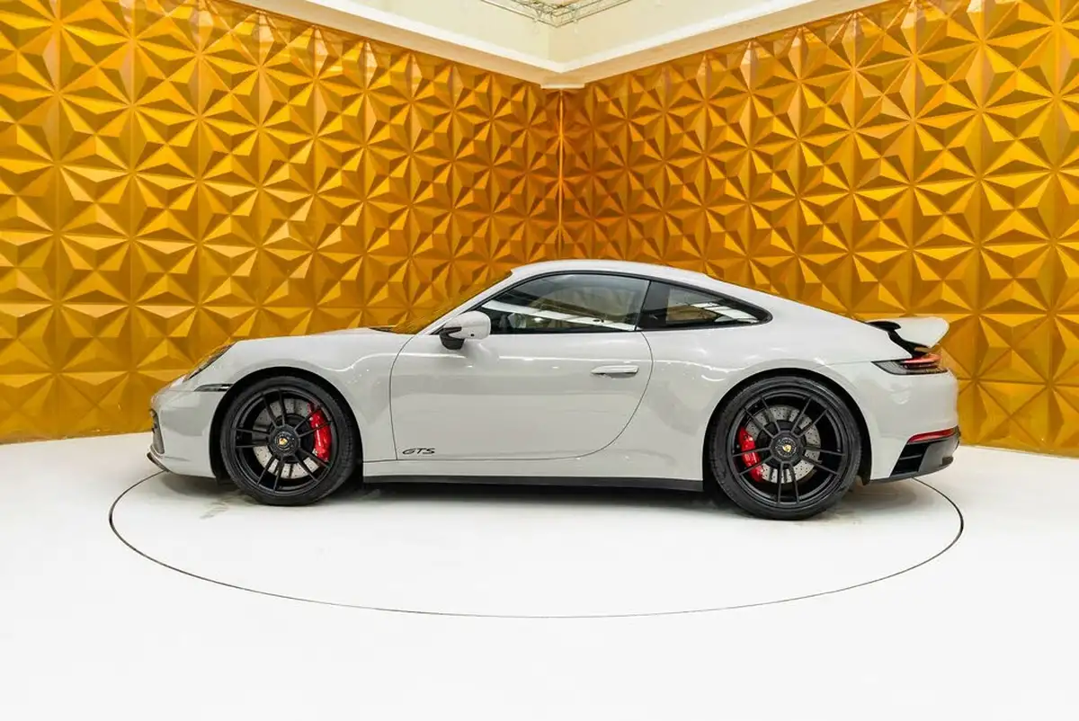 2023-porsche-911-30-carrera-4-gts-coupe-pdk-big-19