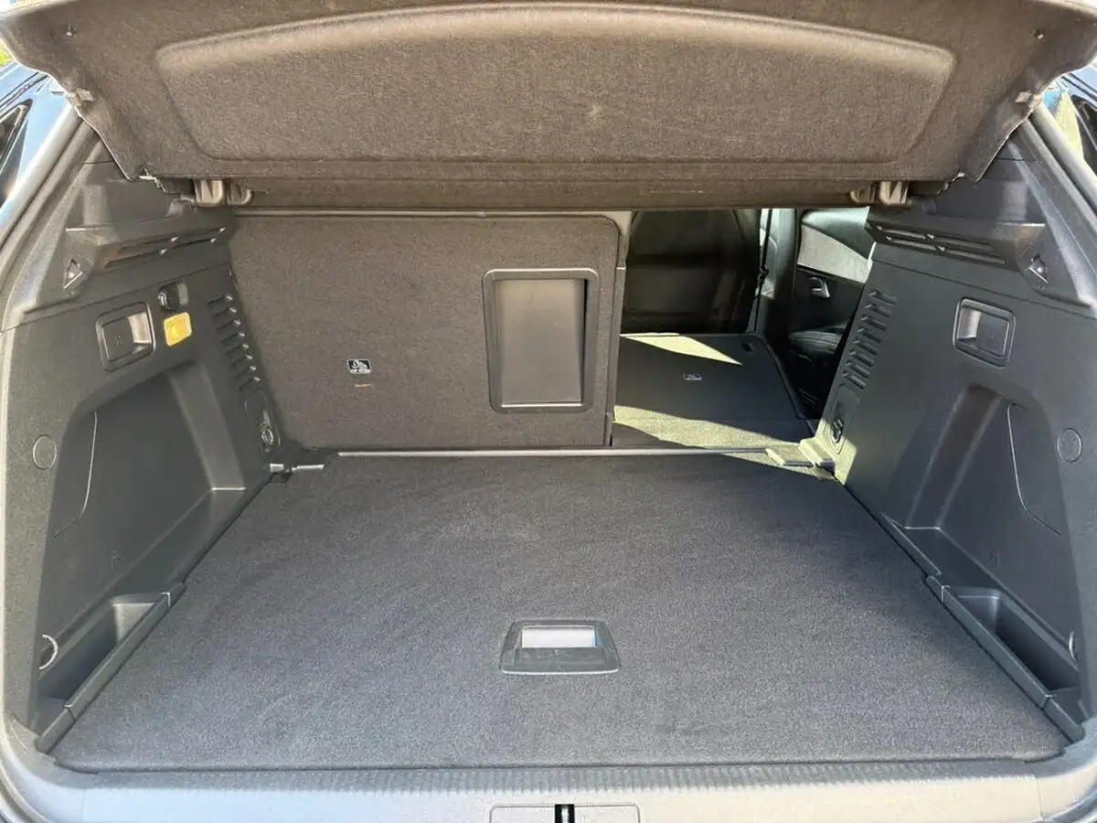 2022-peugeot-3008-suv-15-bluehdi-gt-big-41
