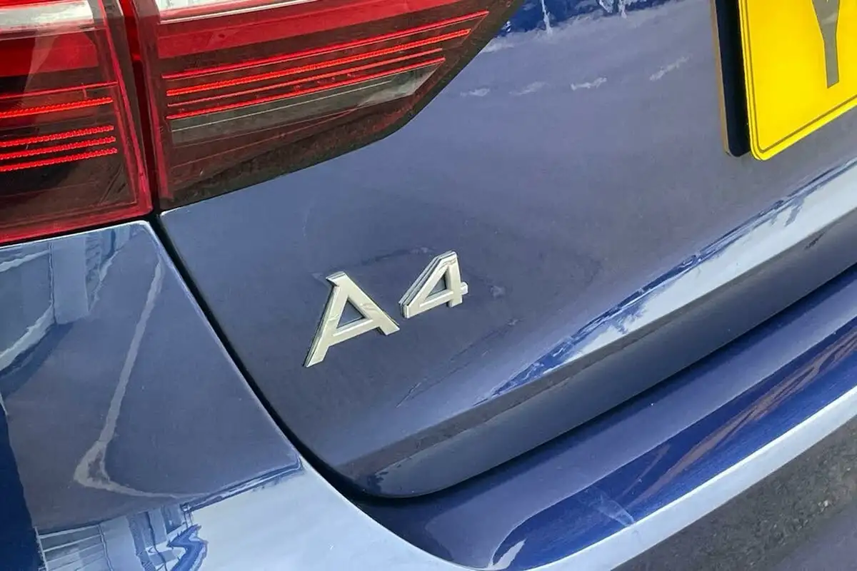 2021-audi-a4-avant-20-35-tdi-s-line-big-50