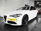 2020-alfa-romeo-giulia-20-nero-edizione-small-4