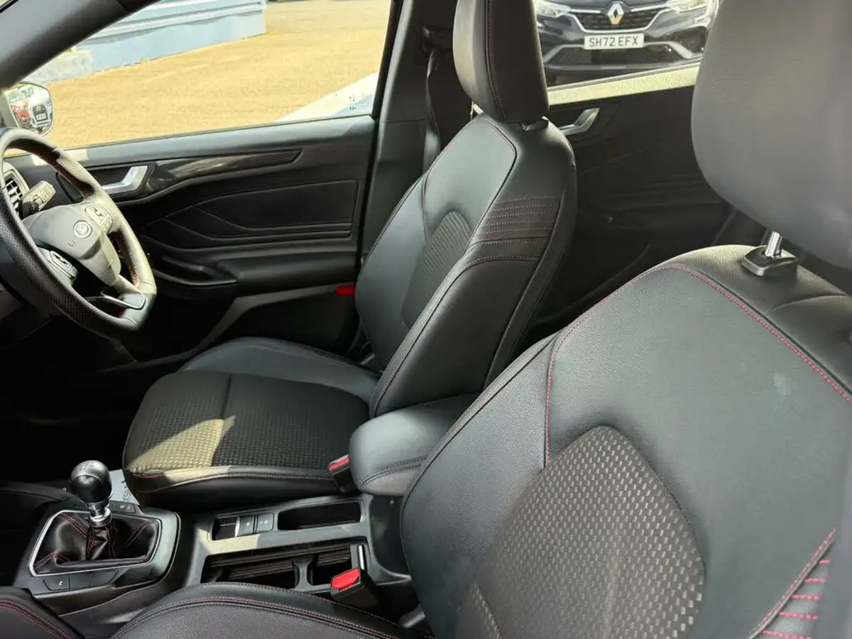 2022-ford-focus-big-22