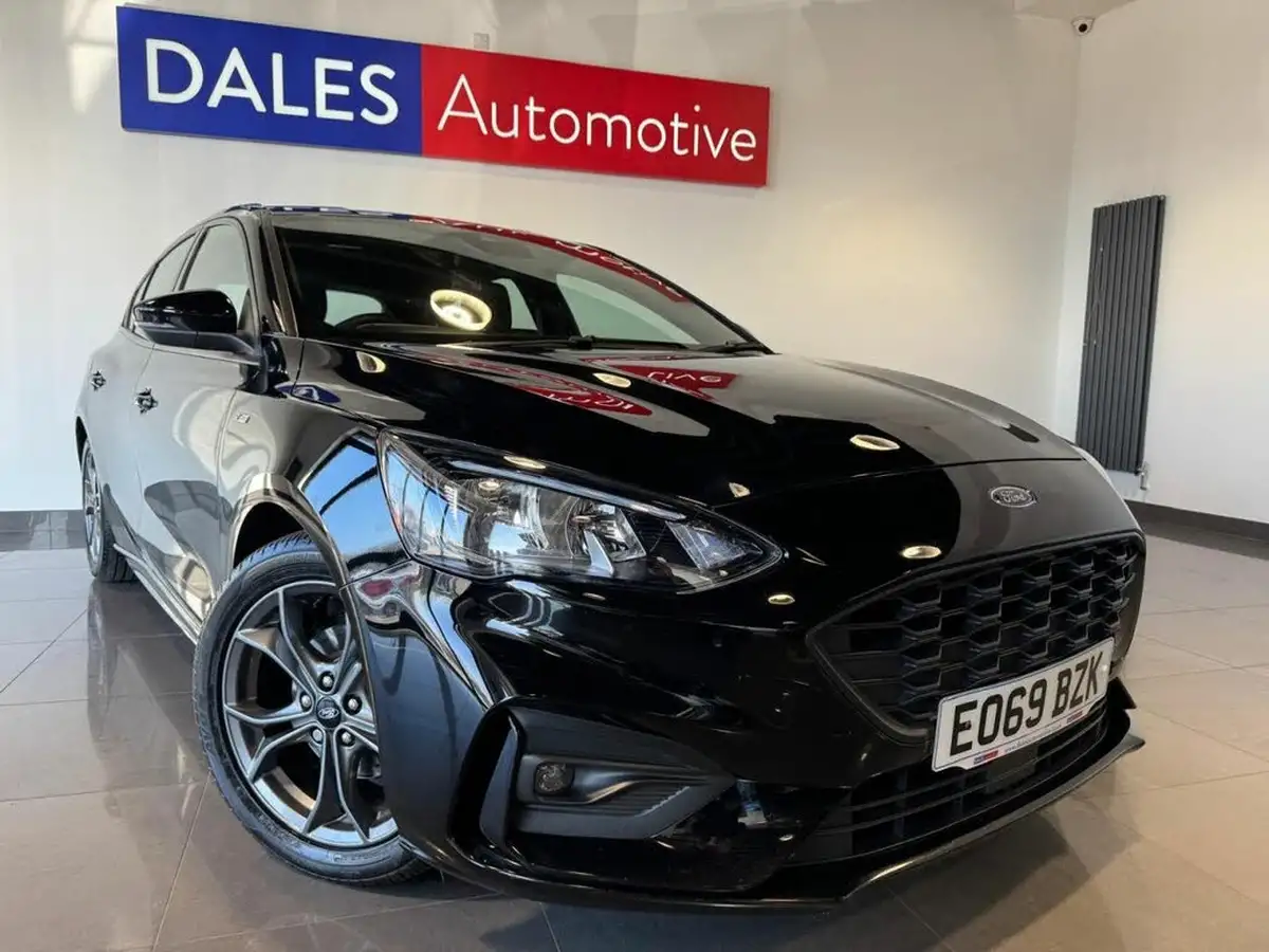 2019-ford-focus-15t-st-line-hatchback-big-0