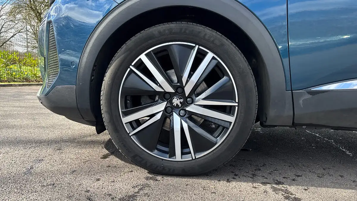 2021-peugeot-3008-suv-12-puretech-gt-premium-big-16