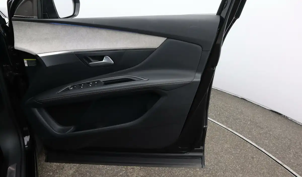 2022-peugeot-3008-suv-16-puretech-gt-premium-225bhp-hybrid-e-eat8-big-15