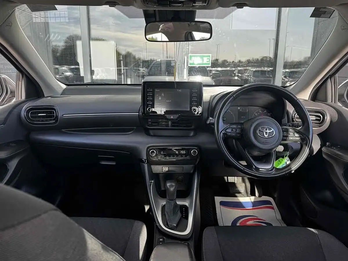2022-toyota-yaris-15-vvt-i-icon-big-2