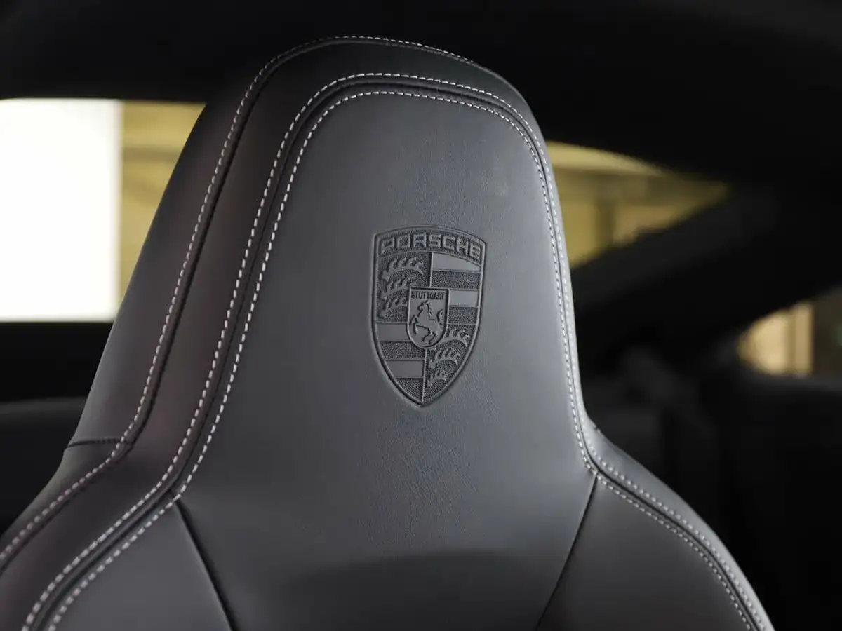2024-porsche-911-30-carrera-4-coupe-big-40