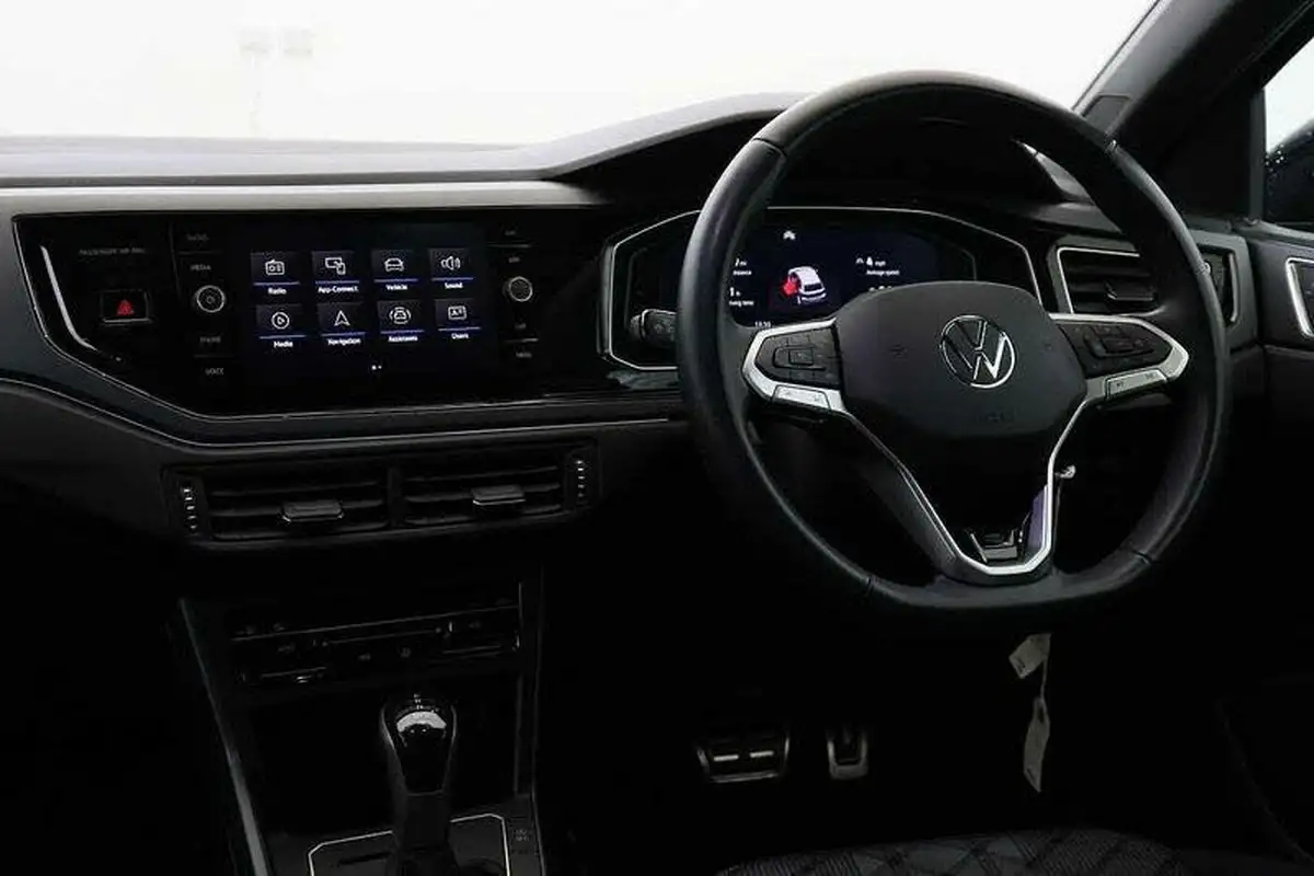 2024-volkswagen-polo-10-tsi-r-line-110ps-dsg-big-1