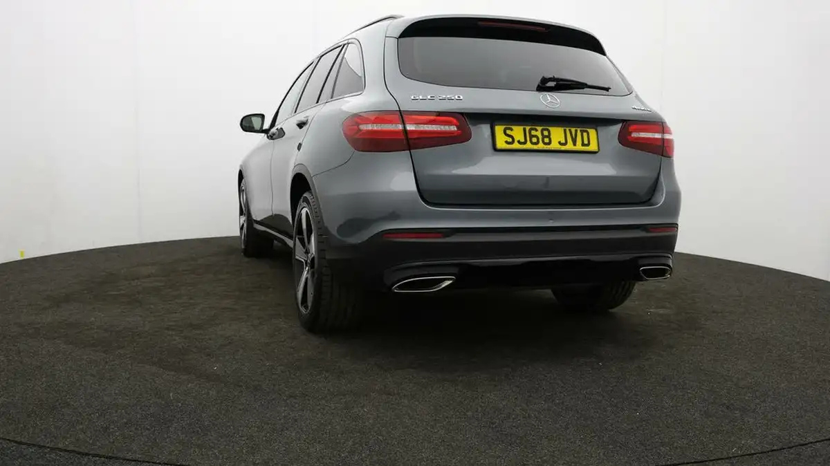 2018-mercedes-benz-glc-class-20-glc250-urban-edition-big-24