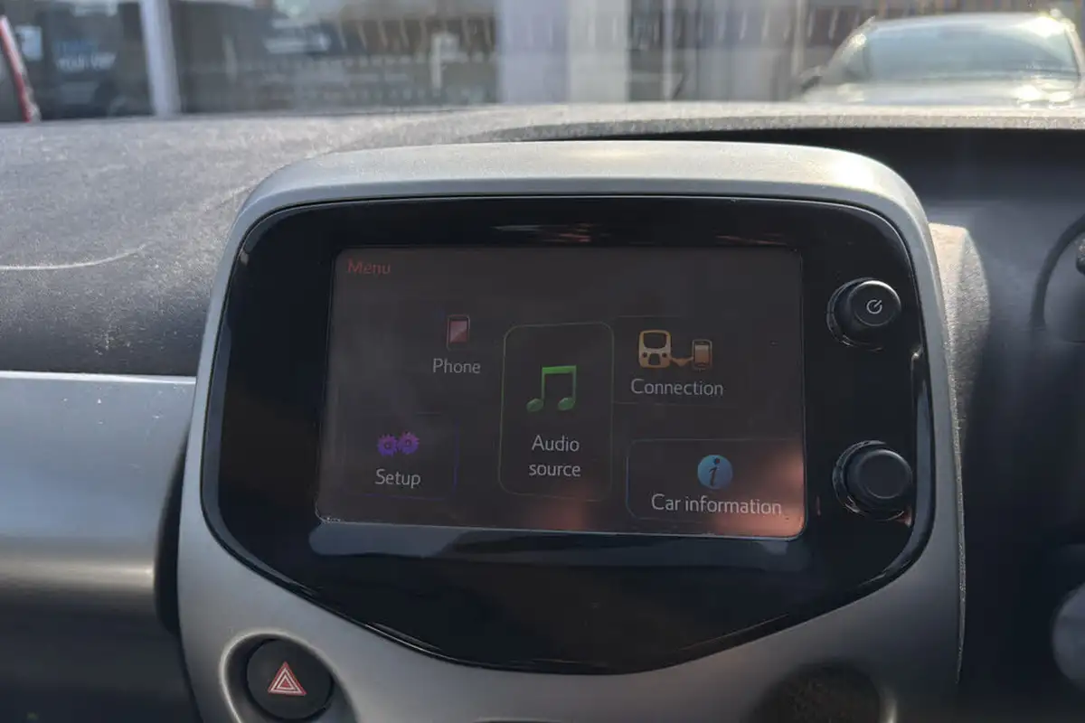 2016-citroen-c1-12-puretech-feel-81ps-5d-big-27