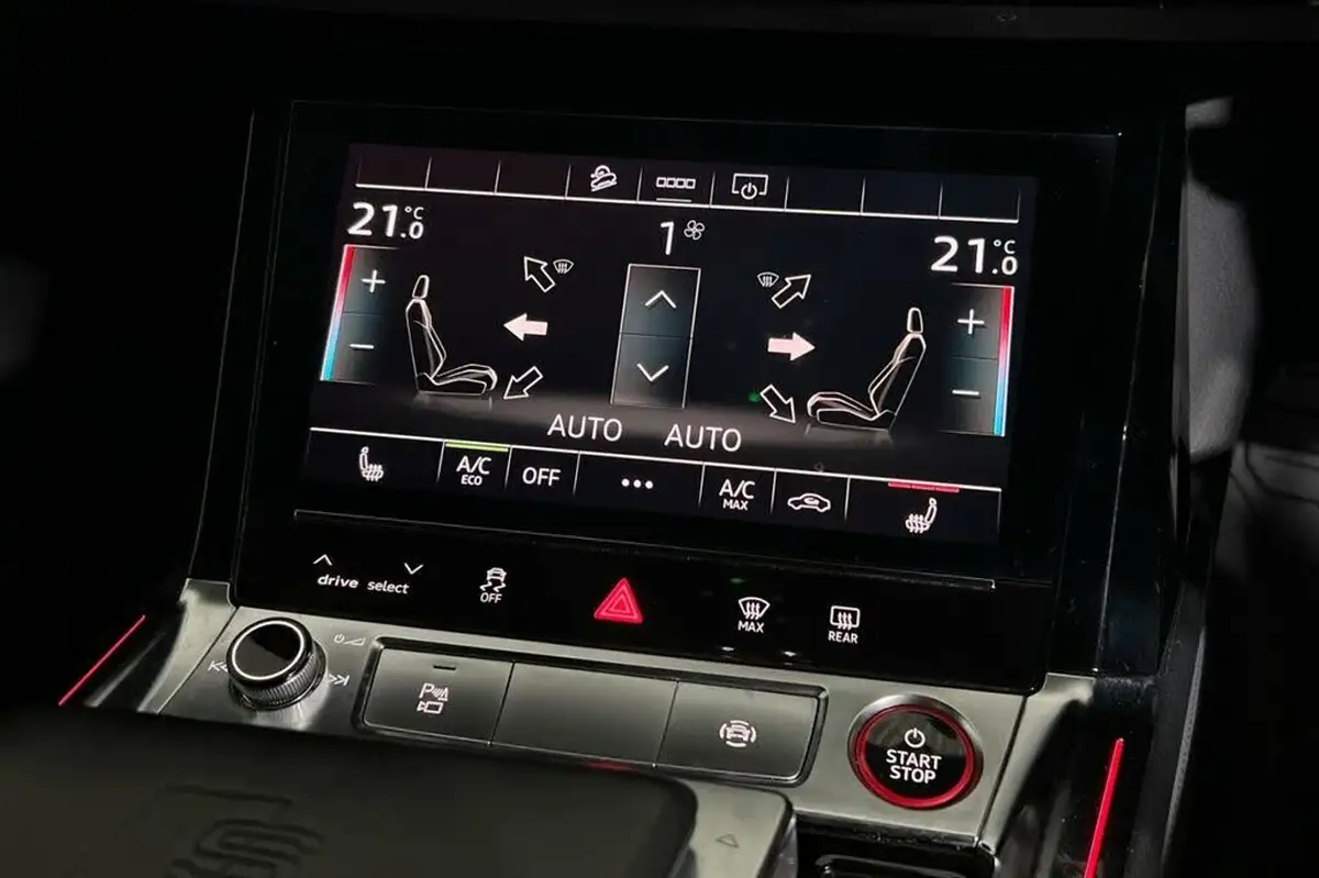 2021-audi-e-tron-e-station-wagon-big-33