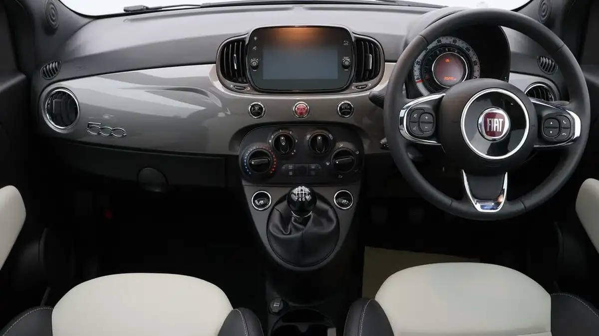 2022-fiat-500-10-dolcevita-big-12