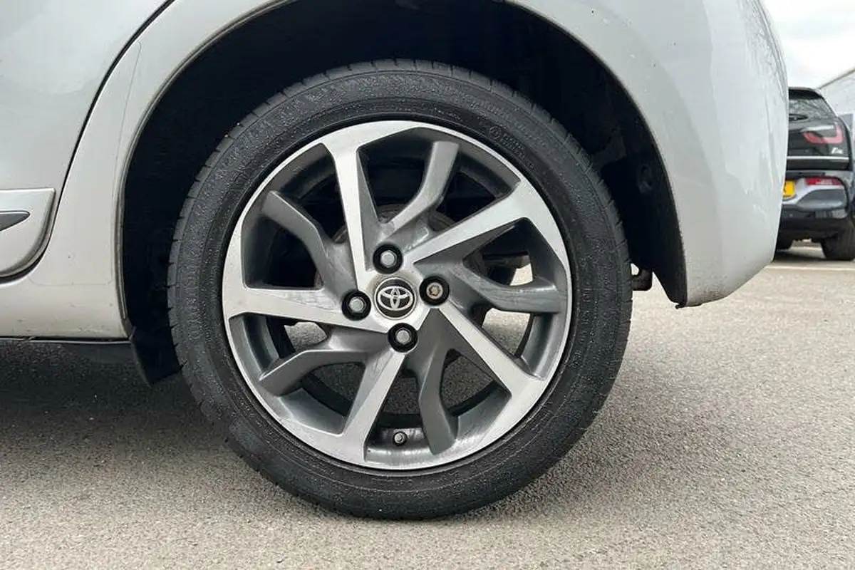 2020-toyota-yaris-15-vvt-i-y20-111bhp-1496cc-big-7