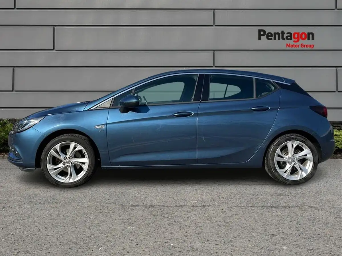 2016-vauxhall-astra-14i-sri-hatchback-big-11