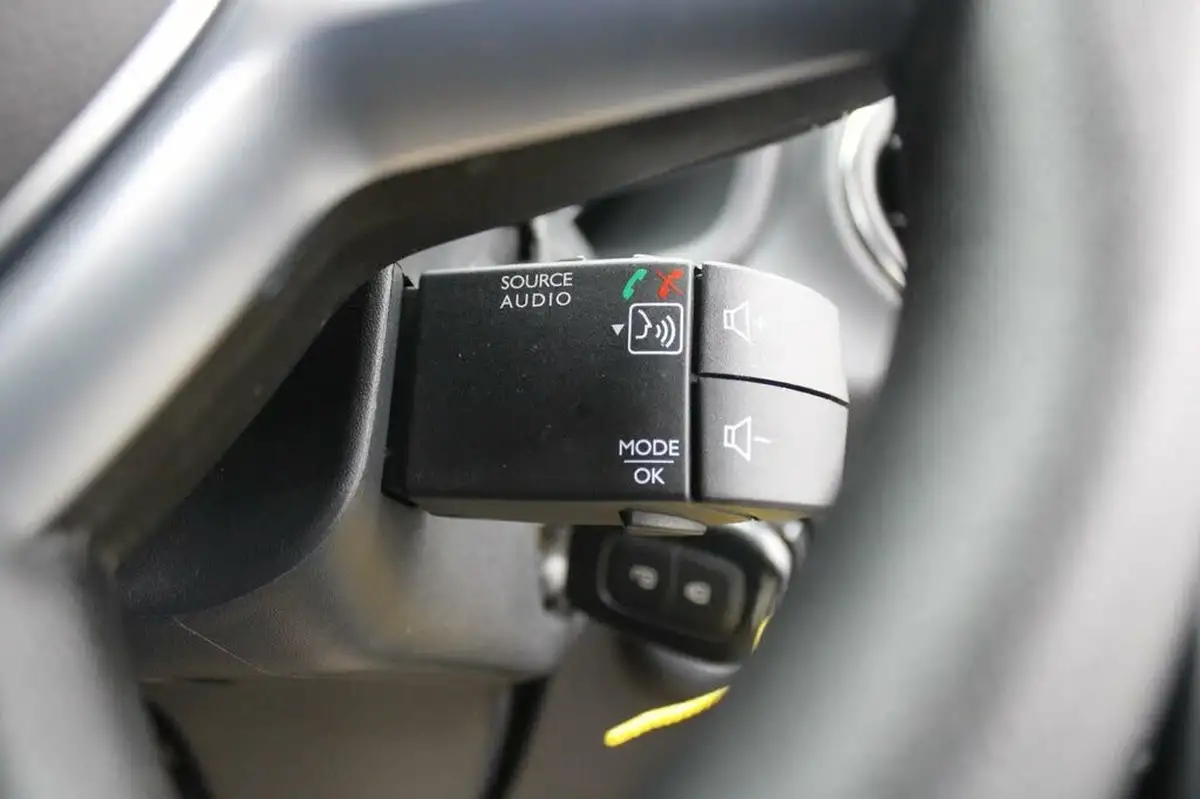 2019-dacia-sandero-09-tce-comfort-ss-big-26