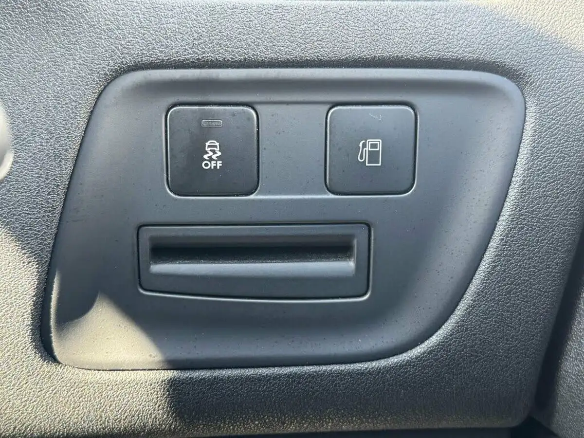 2015-citroen-c4-16bluehdi-feel-100ps-big-26