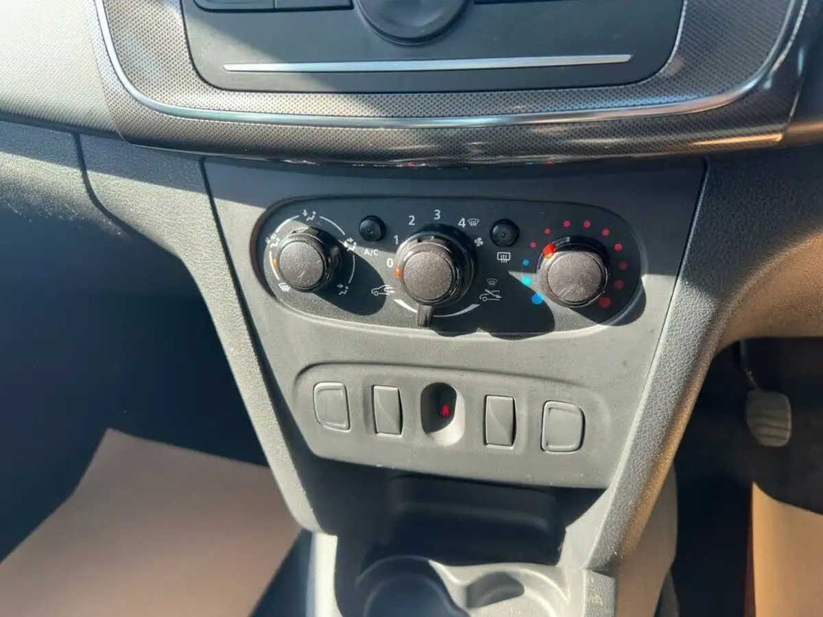 2019-dacia-sandero-stepway-09-tce-essential-big-12