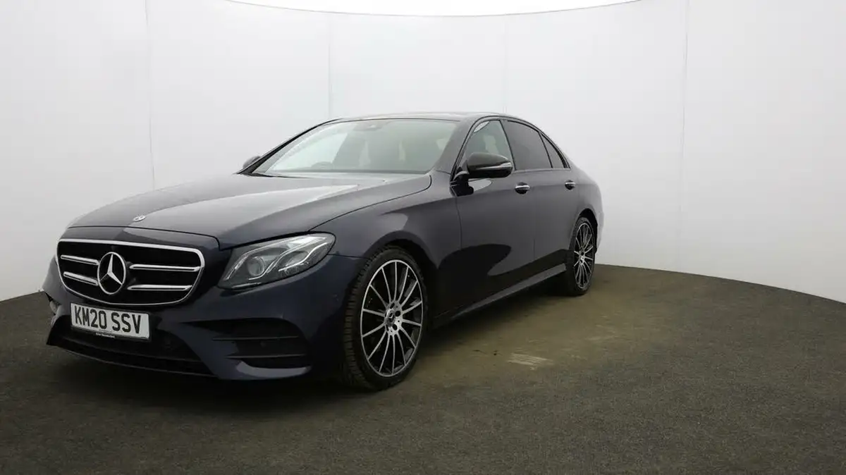 2020-mercedes-benz-e-class-20d-e300d-amg-line-edition-premium-plus-saloon-4d-big-33