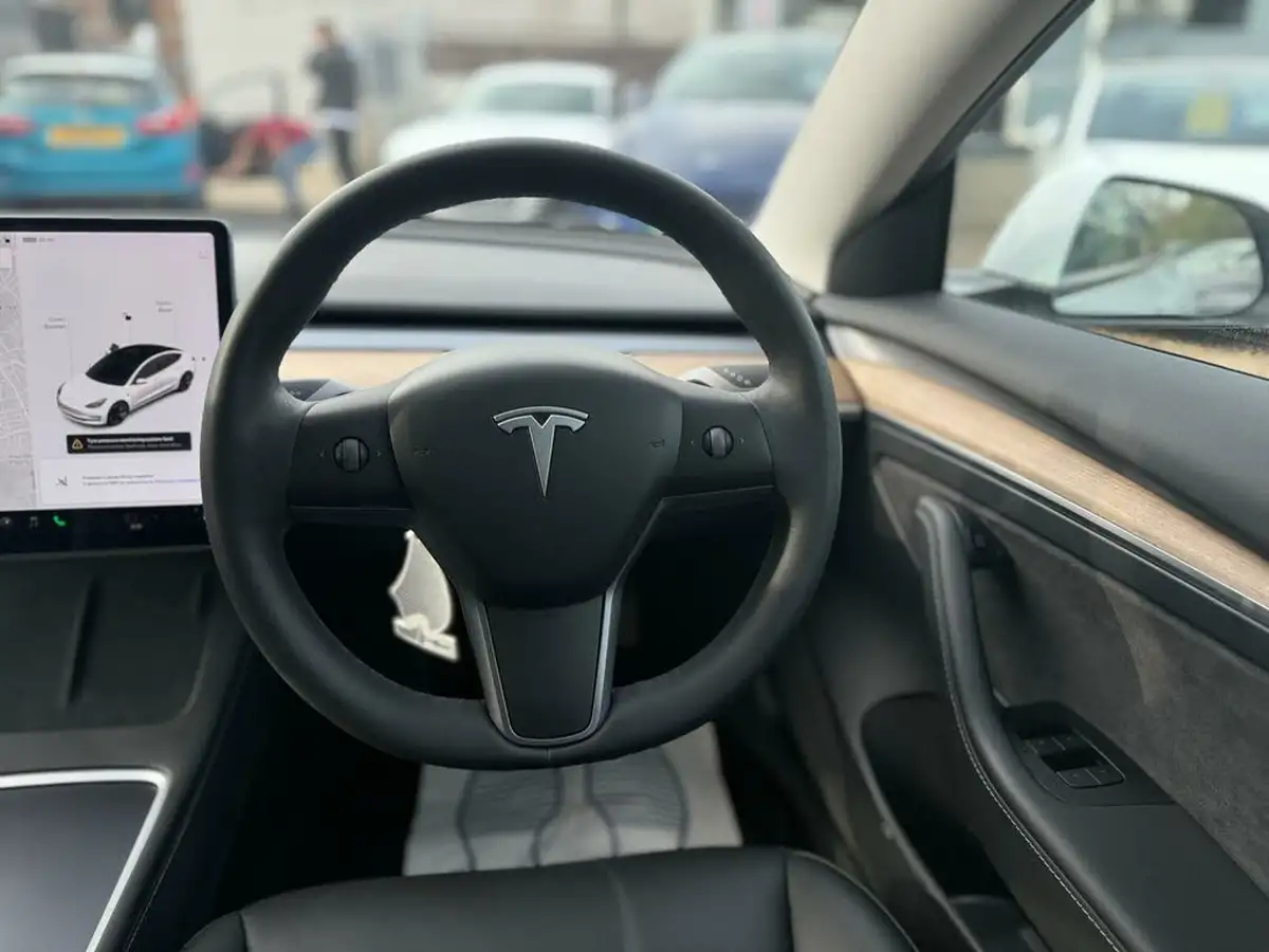 2021-tesla-model-3-e-long-range-awd-big-44