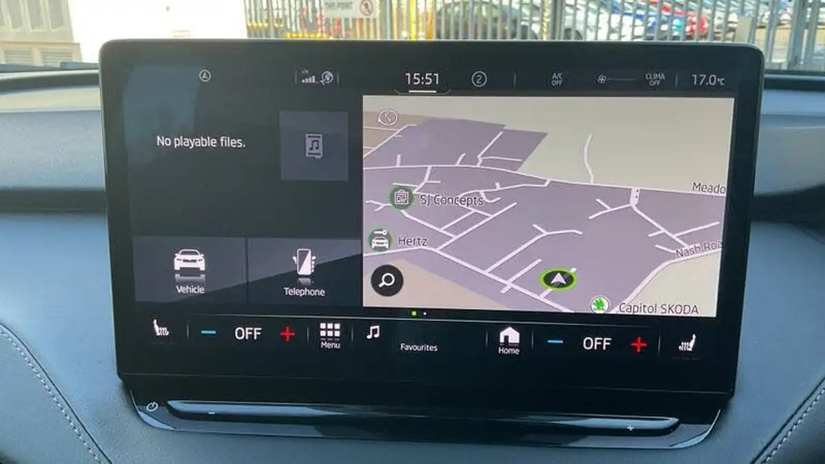 2022-skoda-enyaq-e-80-82-kwh-big-18