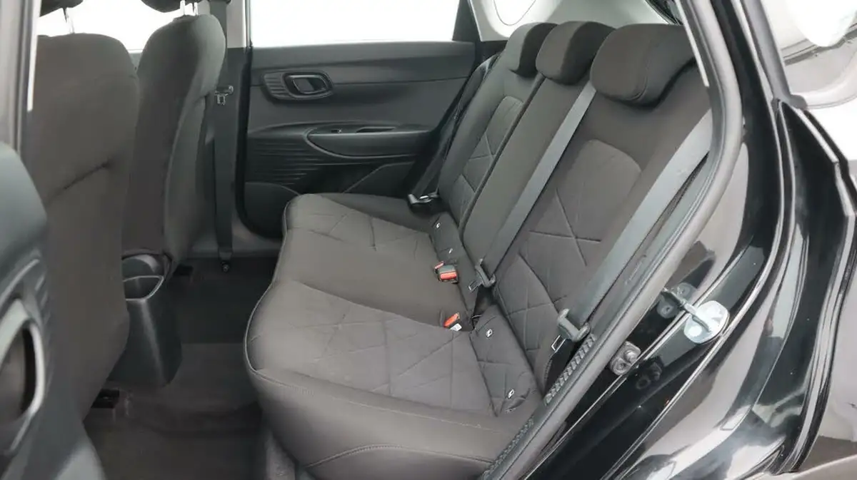 2023-hyundai-bayon-10-t-gdi-se-connect-dct-big-16