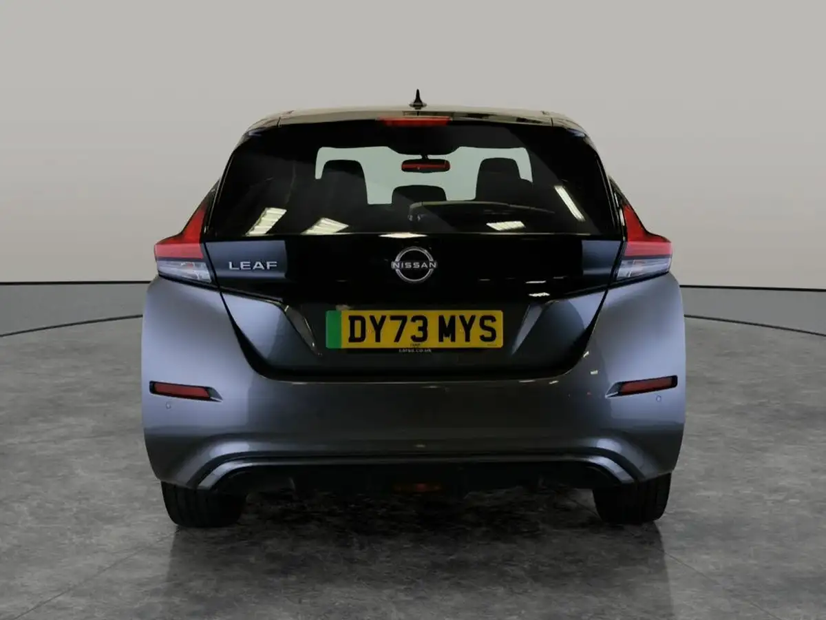 2023-nissan-leaf-e-e-tekna-59kwh-big-9