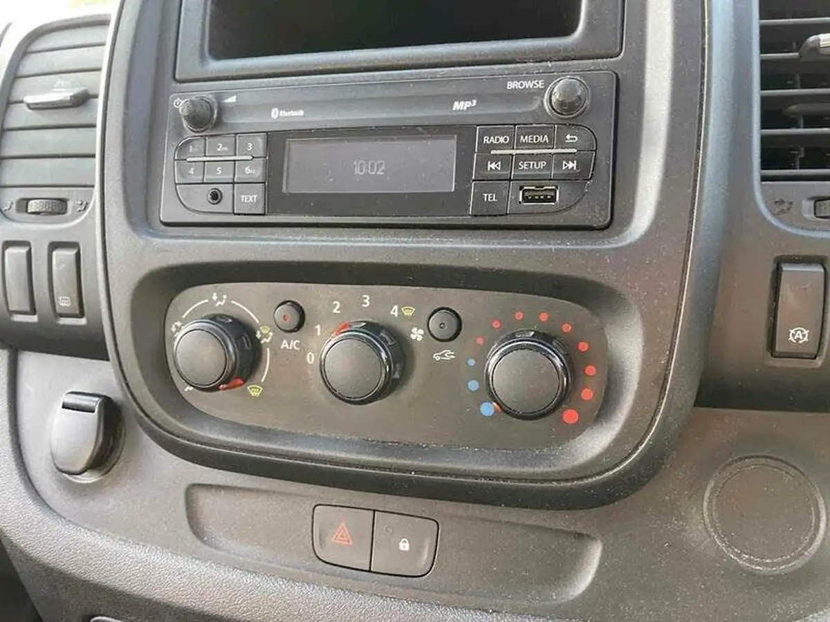 2015-vauxhall-vivaro-16cdti-2900-ecoflex-l1h1-120ps-biturbo-panel-van-big-26