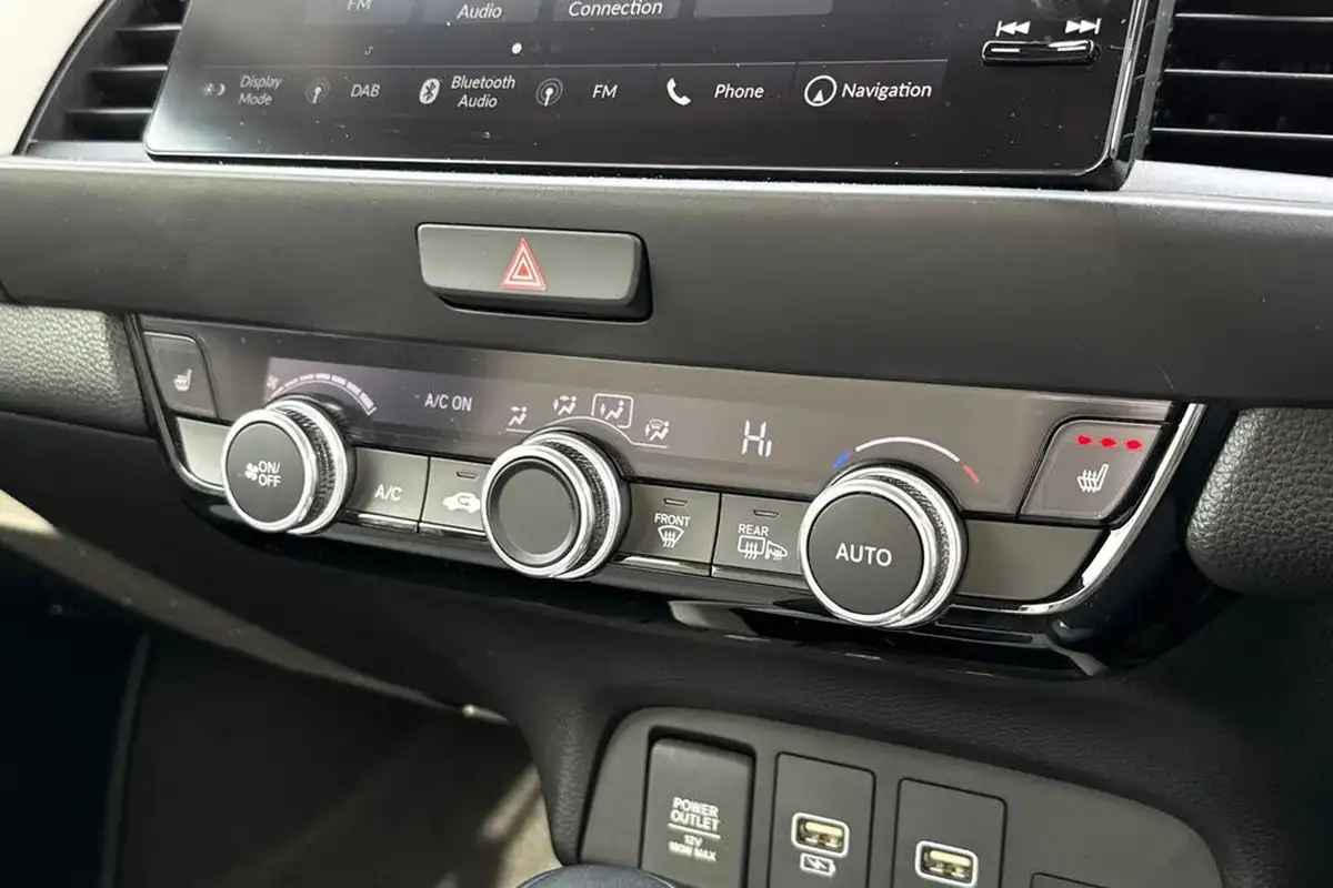 2021-honda-jazz-15-i-mmd-ex-107ps-big-14