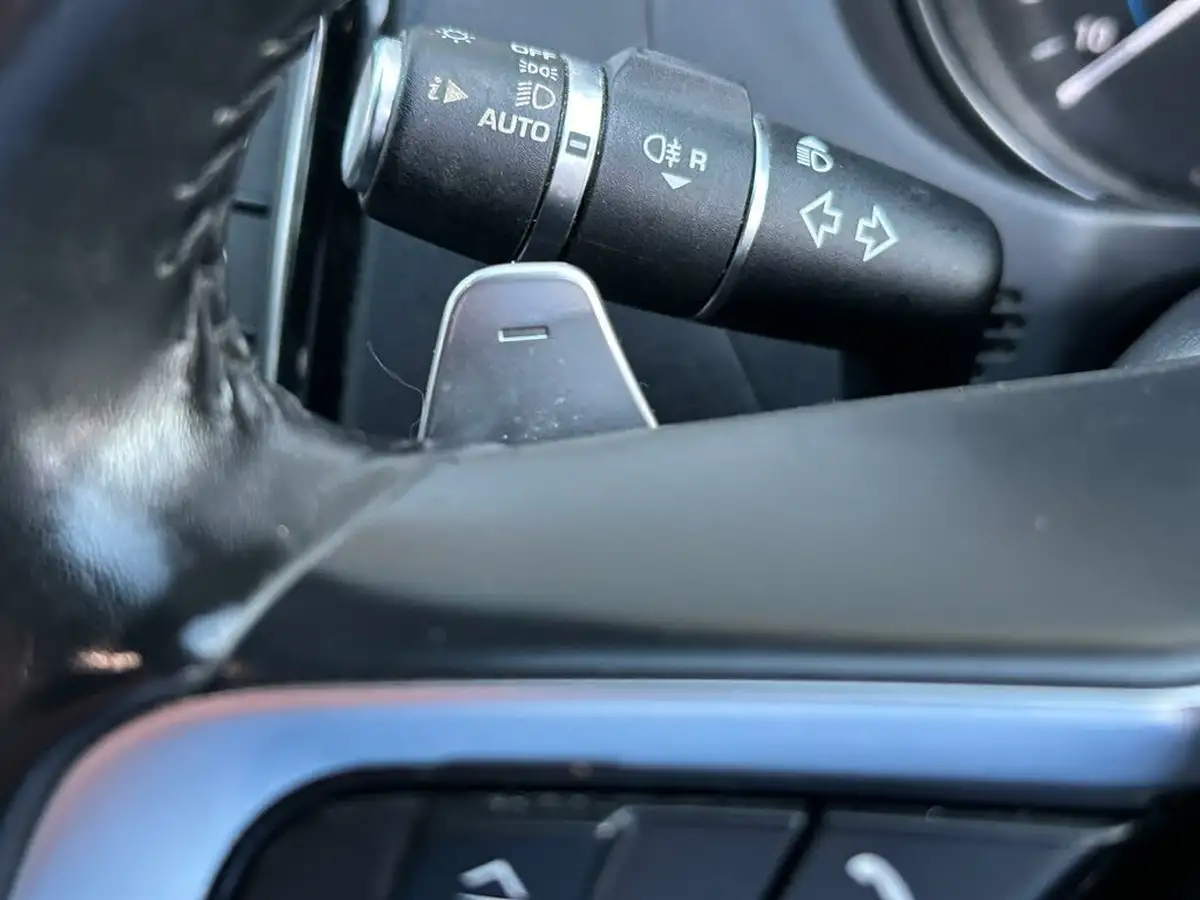 2018-jaguar-xe-20i-r-sport-249ps-1998cc-big-23