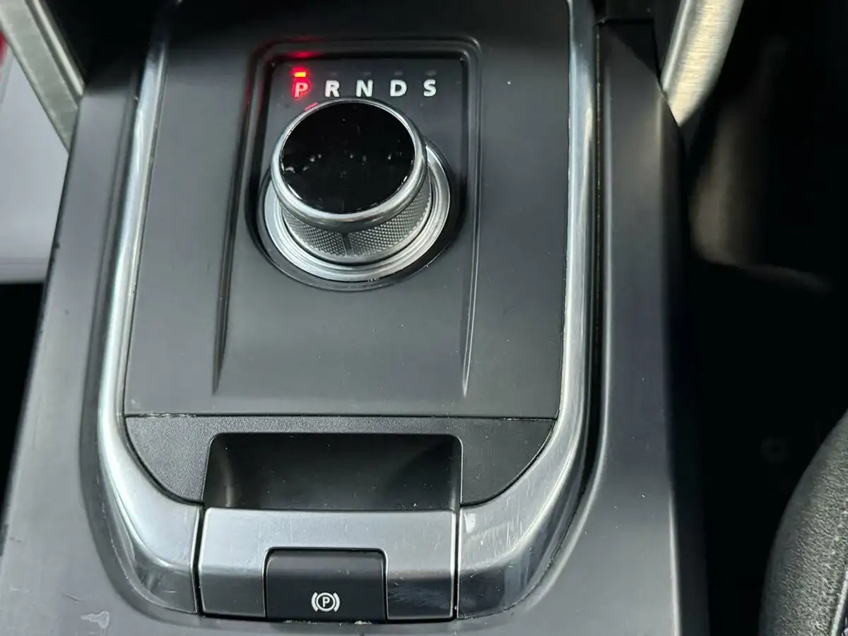 2015-land-rover-discovery-sport-20td4-se-tech-180ps-auto-big-2