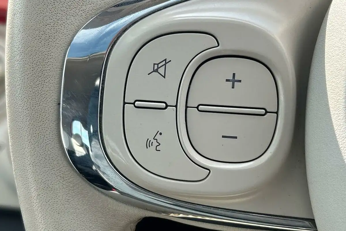 2019-fiat-500-12-lounge-ss-big-14