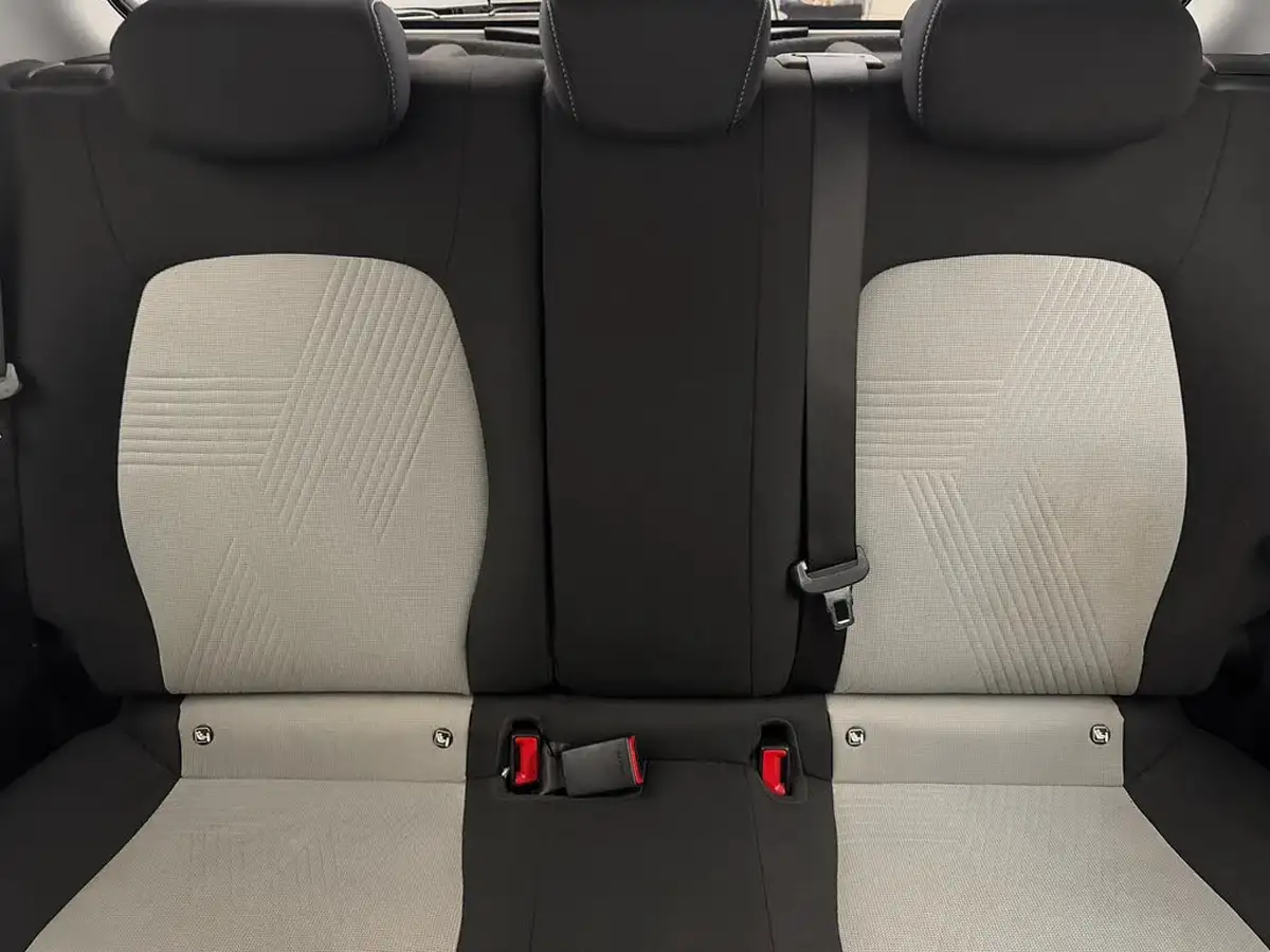 2021-hyundai-i10-10-premium-big-16
